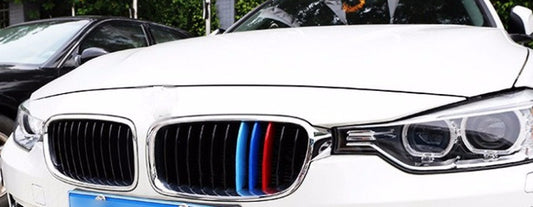 BMW F30 F31 -hez M műanyag vese klip szett 11 rácsoshoz