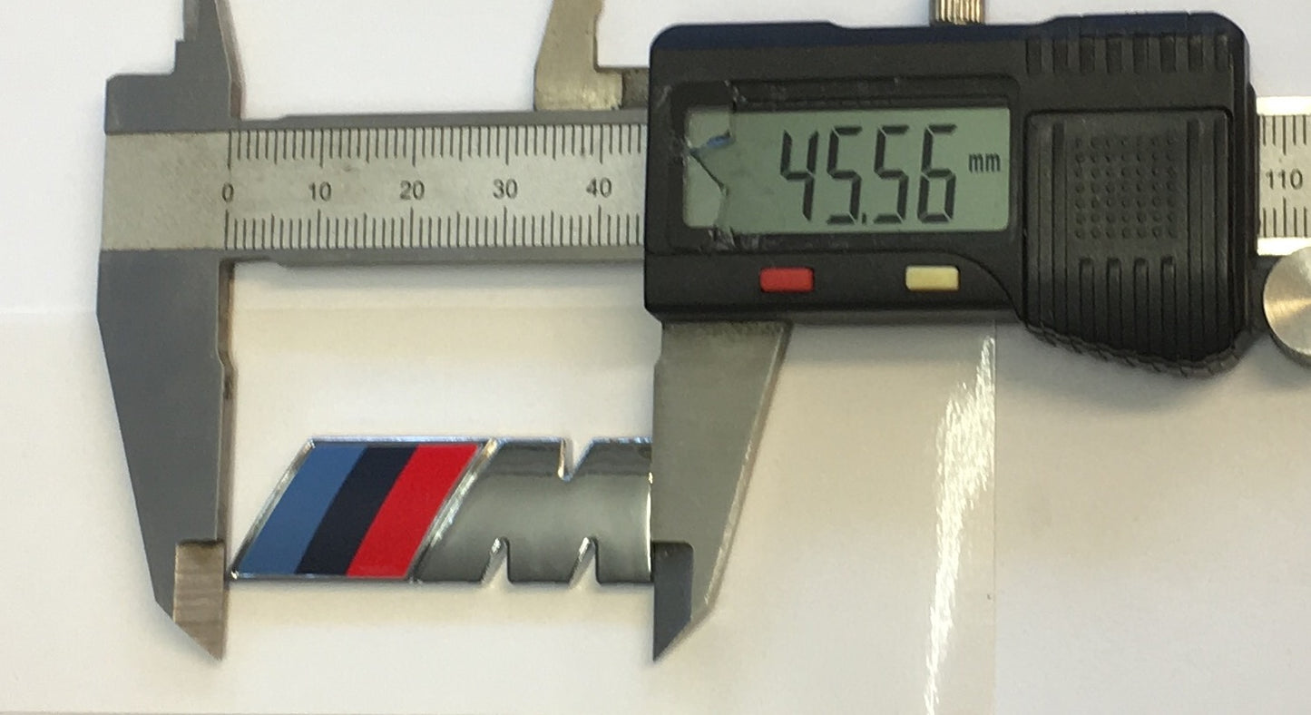 BMW -hez M -es jel sárvédőre