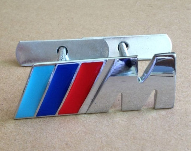 BMW M jel motorháztetőhöz