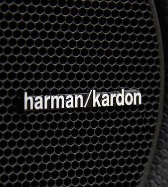 HARMAN KARDON hangszóró jel, felirat