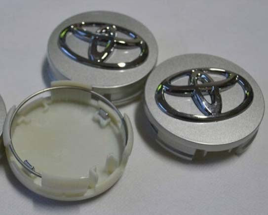 Toyota -hoz felni közép, kupak (62 mm) SZETTben