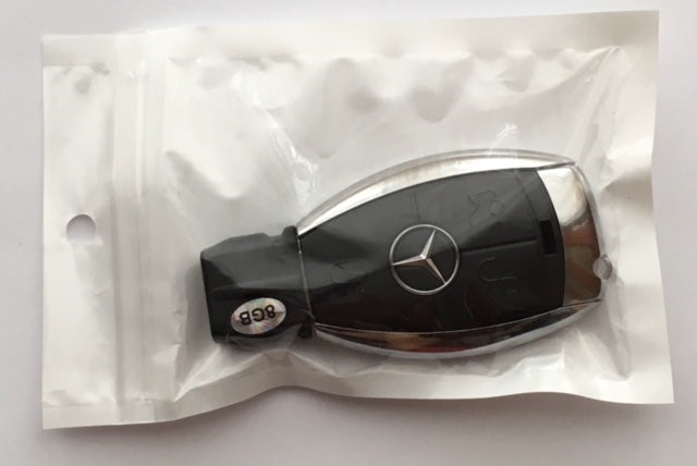 Mercedes -es 32GB USB stick - pendrive