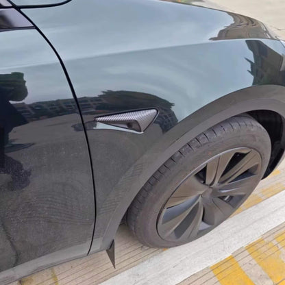 Tesla Model 3 és Y oldalsó kamera védőburkolat – Matt karbon mintázattal (2024–2025)