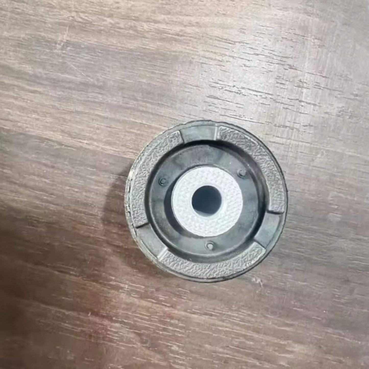 Tesla első futómű lengőkar szilent készlet – bal és jobb oldal