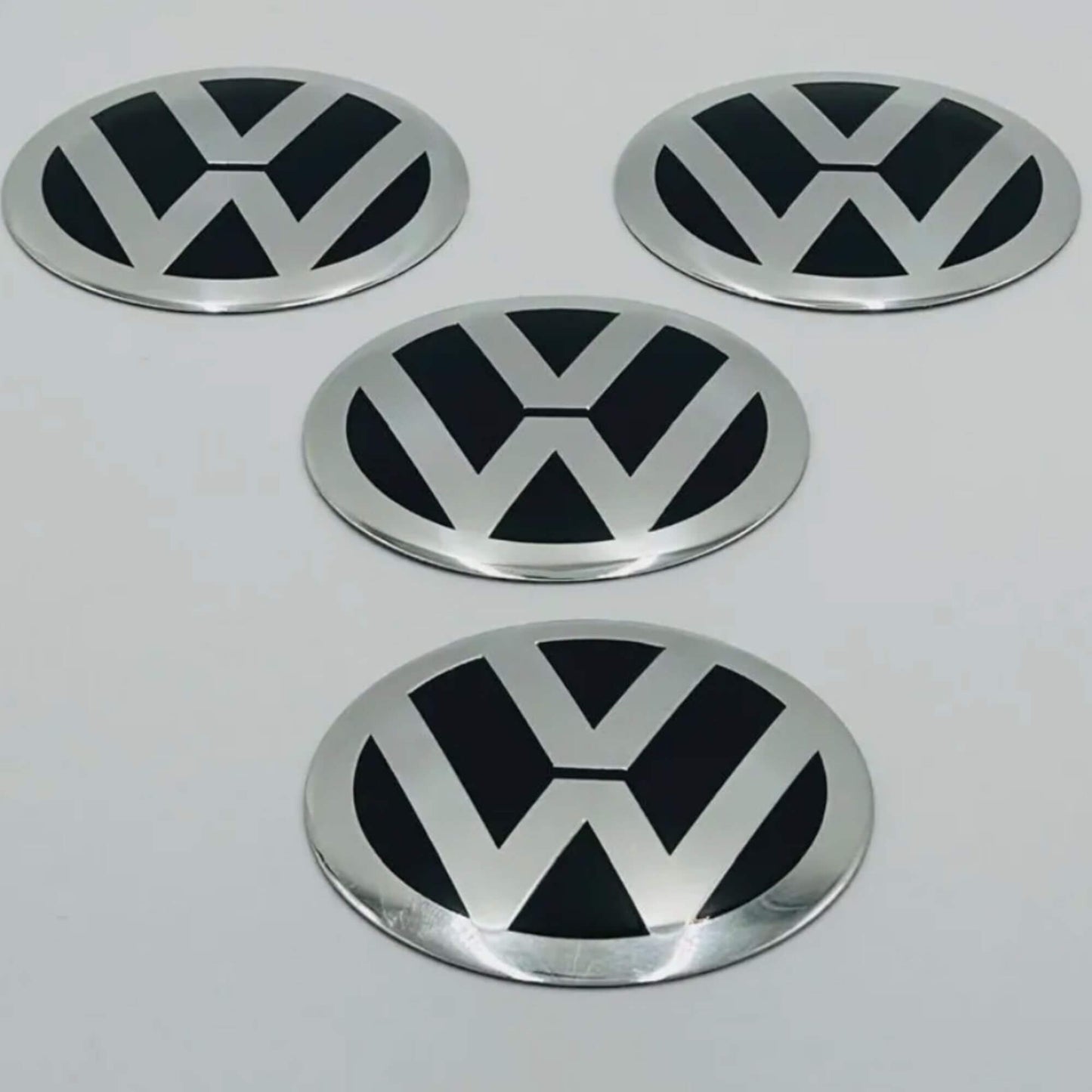 Volkswagen (VW) öntapadós matrica – 65 mm, Króm / Fekete