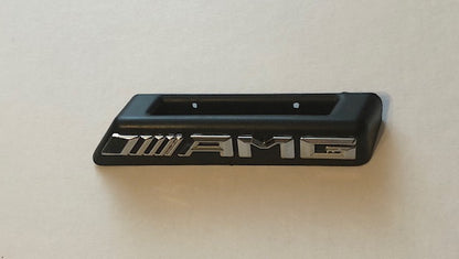 AMG felirat hűtőrácsra
