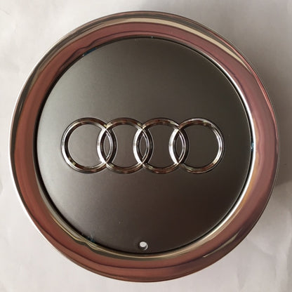 Audi -s felni közép, kupak 4E0601165A