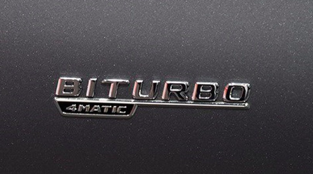 Biturbo 4Matic felirat sárvédőre
