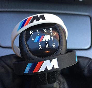 M -es karkötő fehér