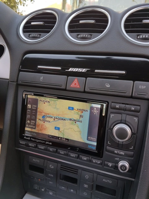 BOSE hangszóró jel, felirat