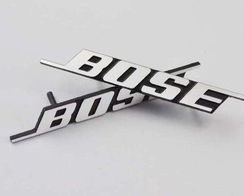 BOSE hangszóró jel, felirat