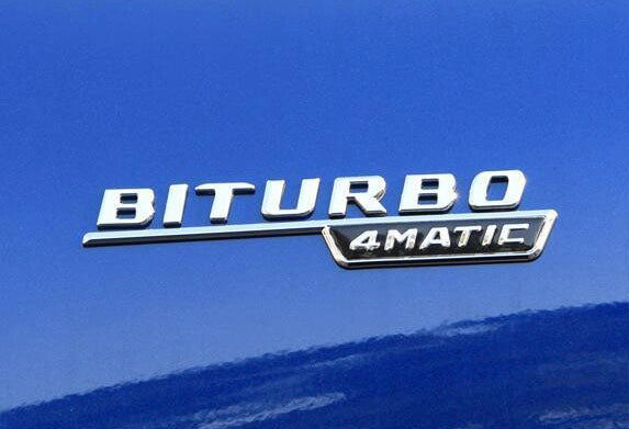 Biturbo 4Matic felirat sárvédőre