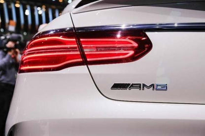 Mercedes -hez AMG felirat, jelzés