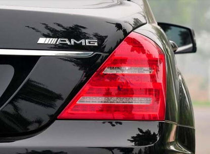 Mercedes -hez AMG felirat, jelzés