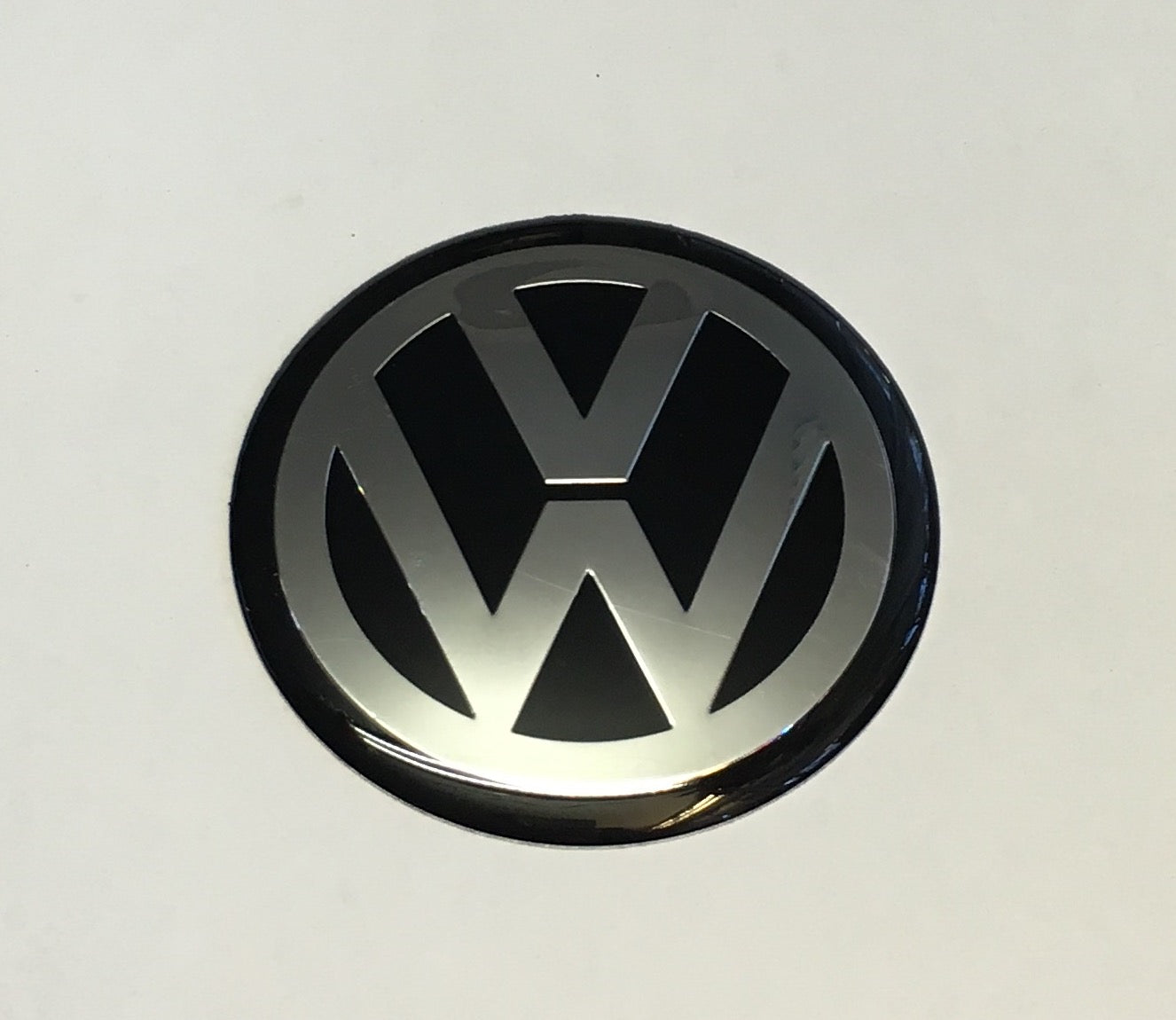VW -hez öntapadós matrica 65 mm-es